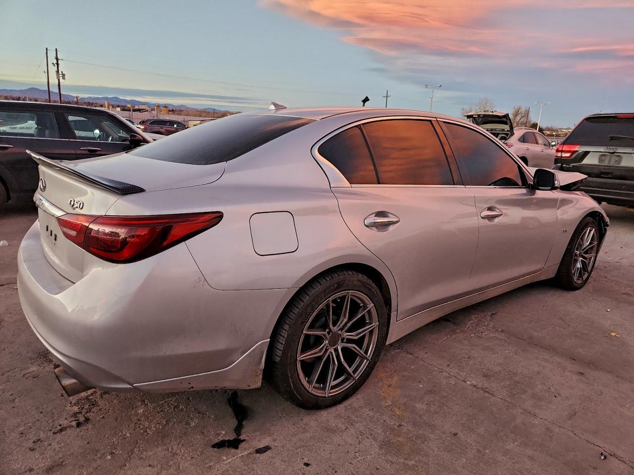 2018 Infiniti Q50 Luxe - Фото 3