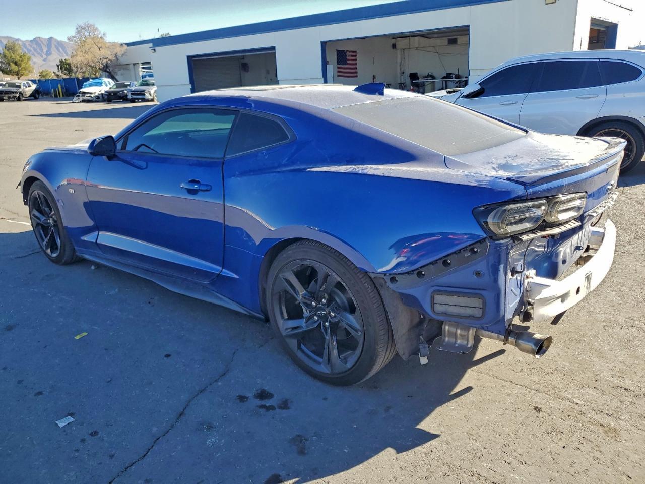 2023 Chevrolet Camaro Ls - Фото 2