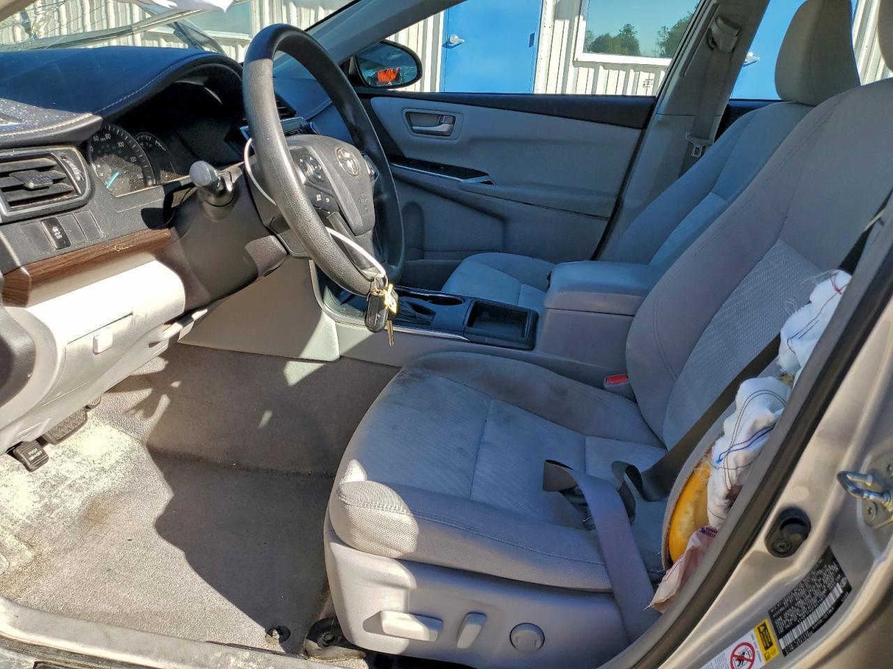 2015 Toyota Camry Le - Image 7