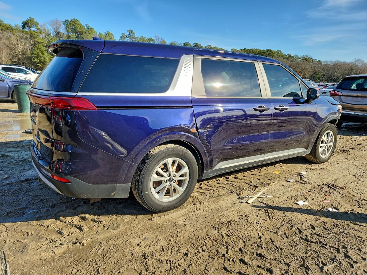 2022 Kia Carnival Lx - Image 3