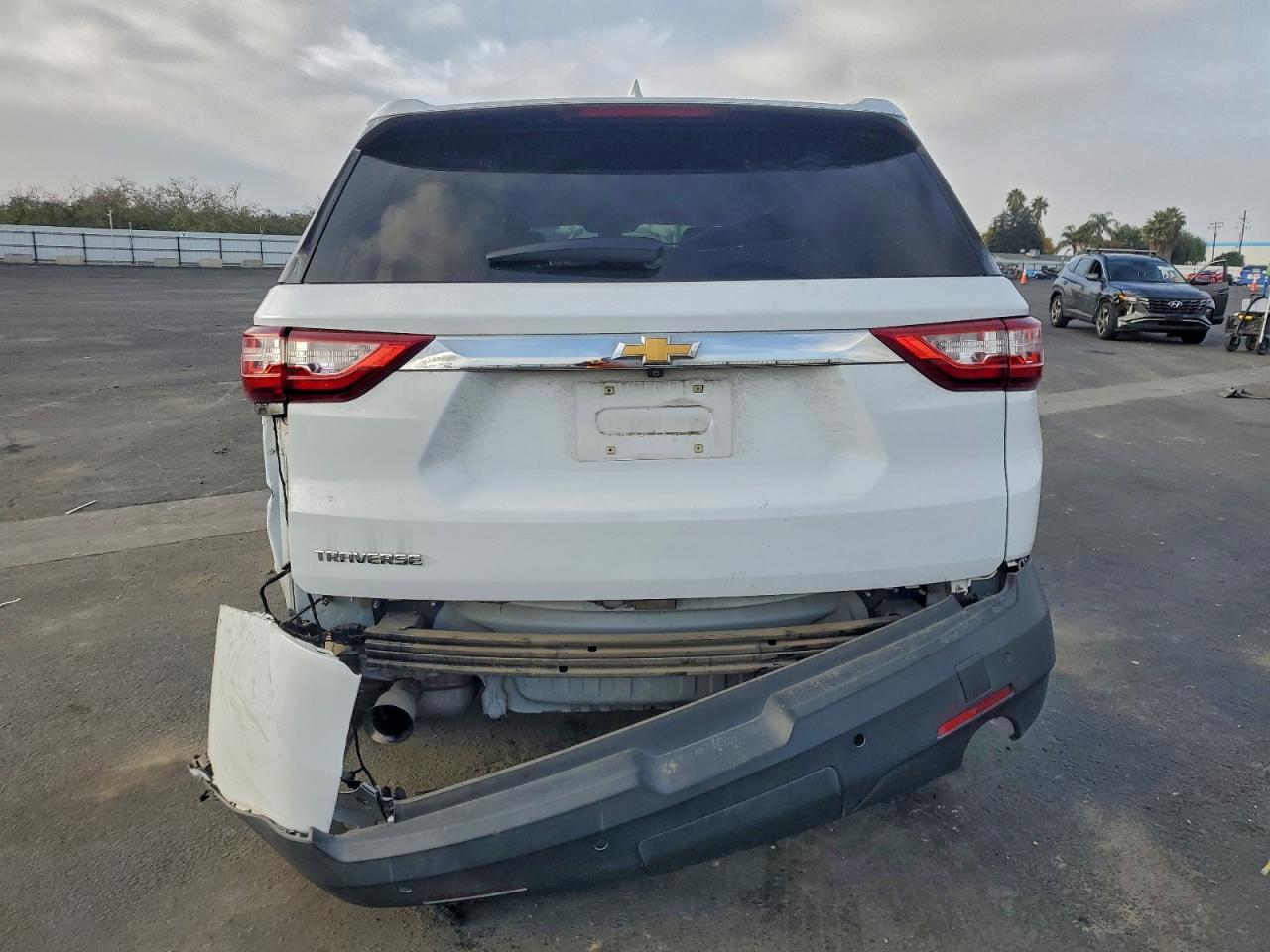 2021 Chevrolet Traverse Ls - Фото 6