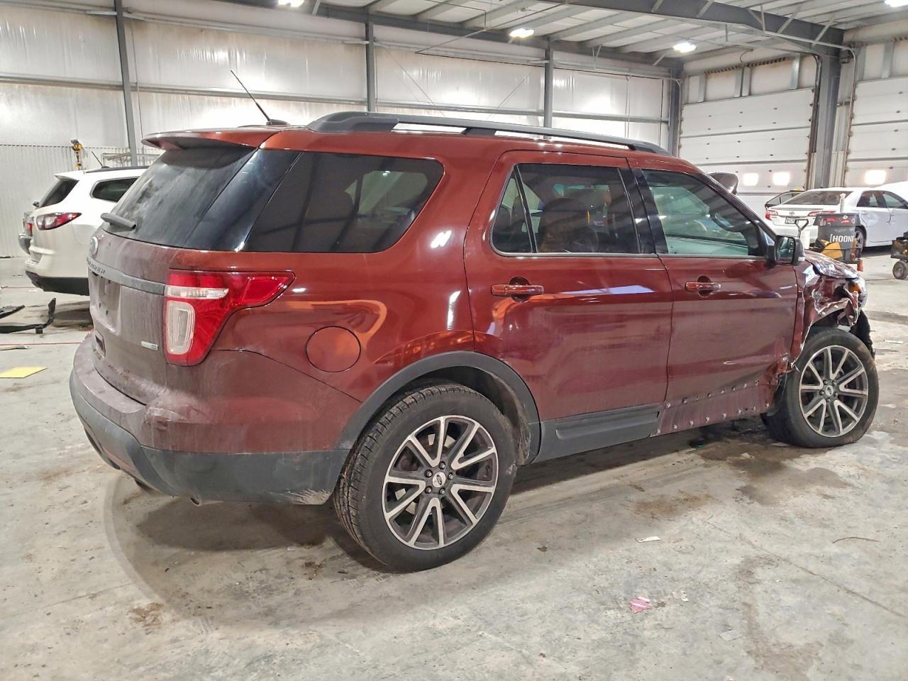 2015 Ford Explorer Xlt - Фото 3