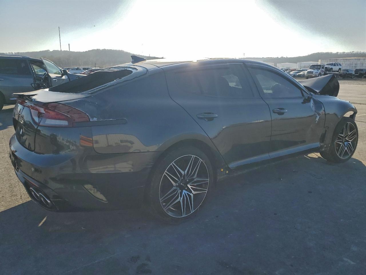 2022 Kia Stinger Gt2 - Фото 3
