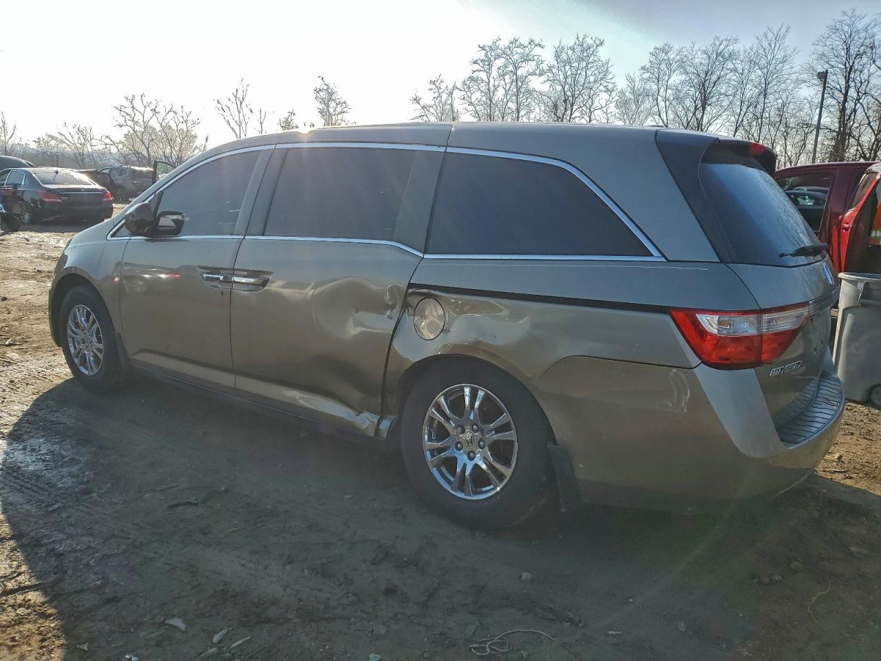 2011 Honda Odyssey Exl - Фото 2