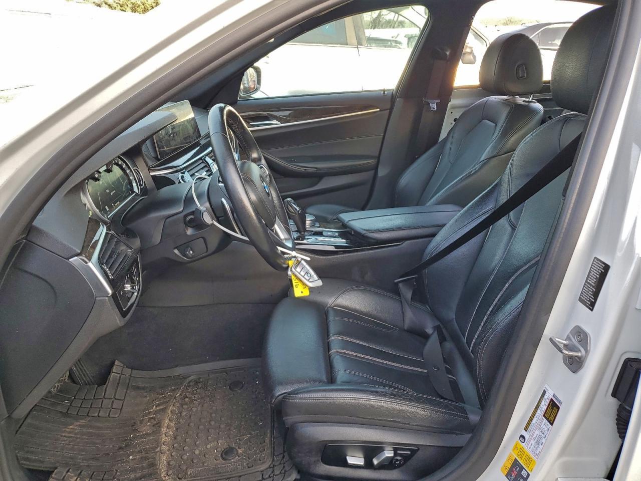 2018 BMW 530Xe - Фото 7