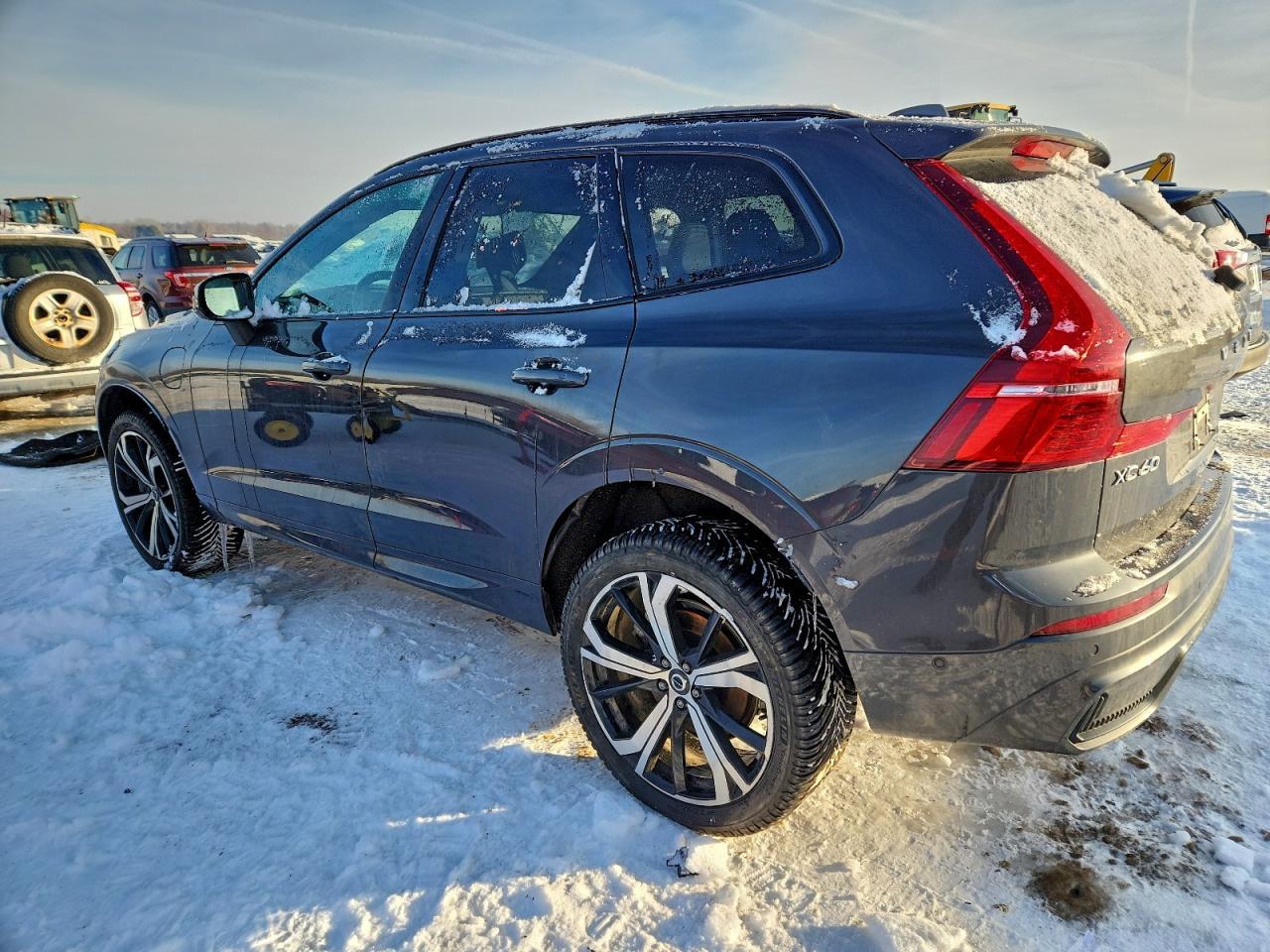 2022 Volvo Xc60 T8 Recharge R-Design - Фото 2