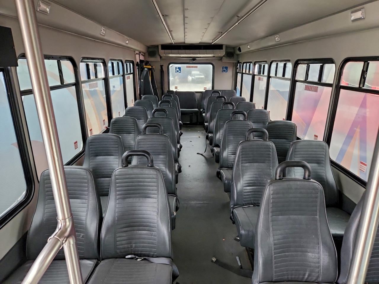 2016 Ford F550 Super Duty Shuttle Bus - Image 6