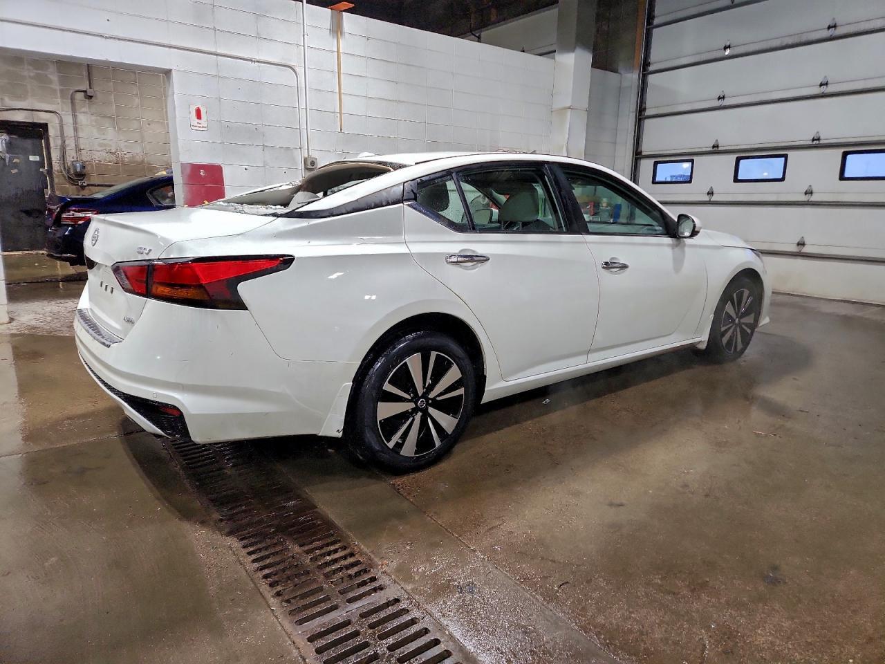 2022 Nissan Altima Sv - Image 3