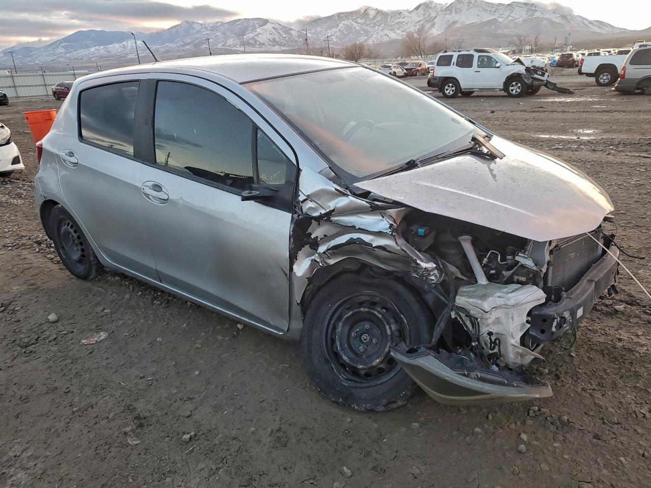 2016 Toyota Yaris L - Image 4