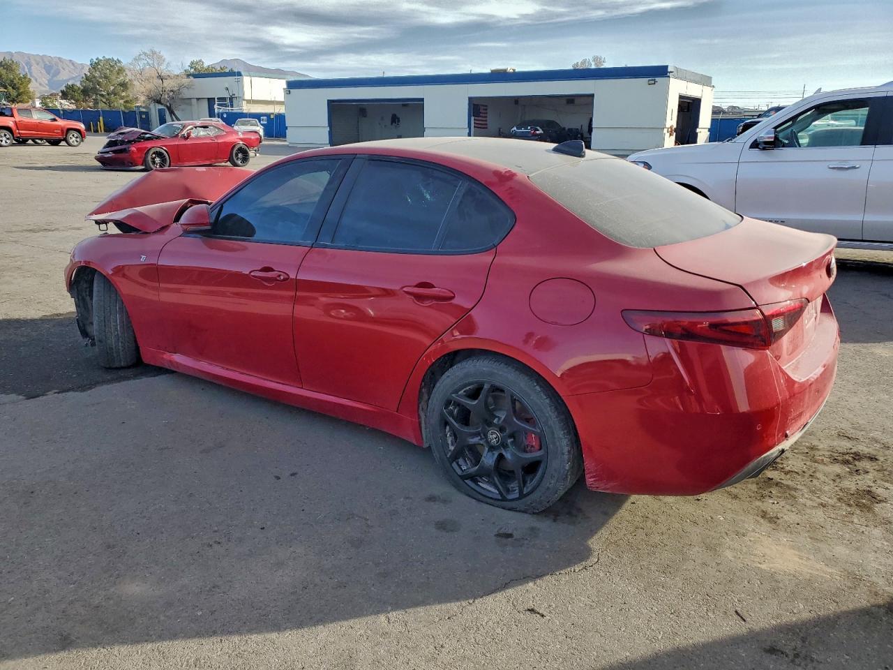 2023 Alfa Romeo Giulia Ti - Фото 2