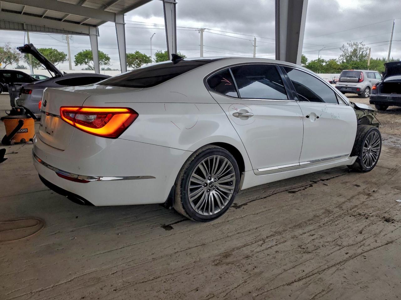 2015 Kia Cadenza Premium - Фото 3