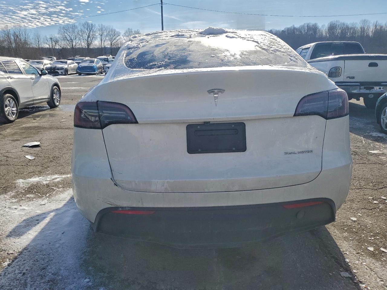 2024 Tesla Model Y - Фото 6