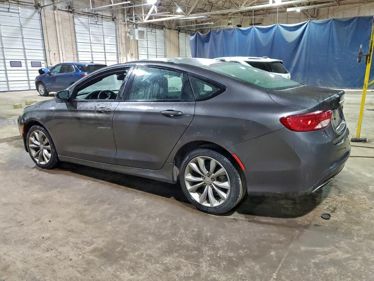 2015 Chrysler 200 S - Image 2