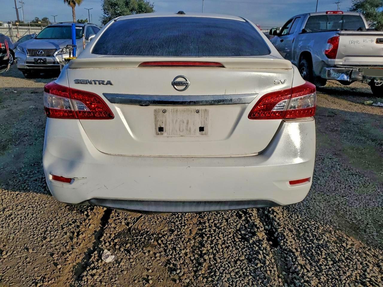 2015 Nissan Sentra S - Фото 6
