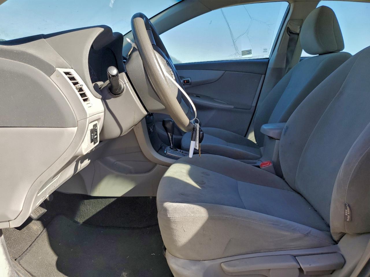 2010 Toyota Corolla Le - Фото 7