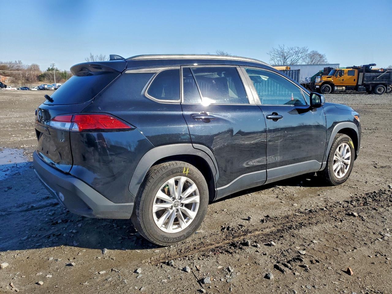 2022 Toyota Corolla Cross Le - Фото 3