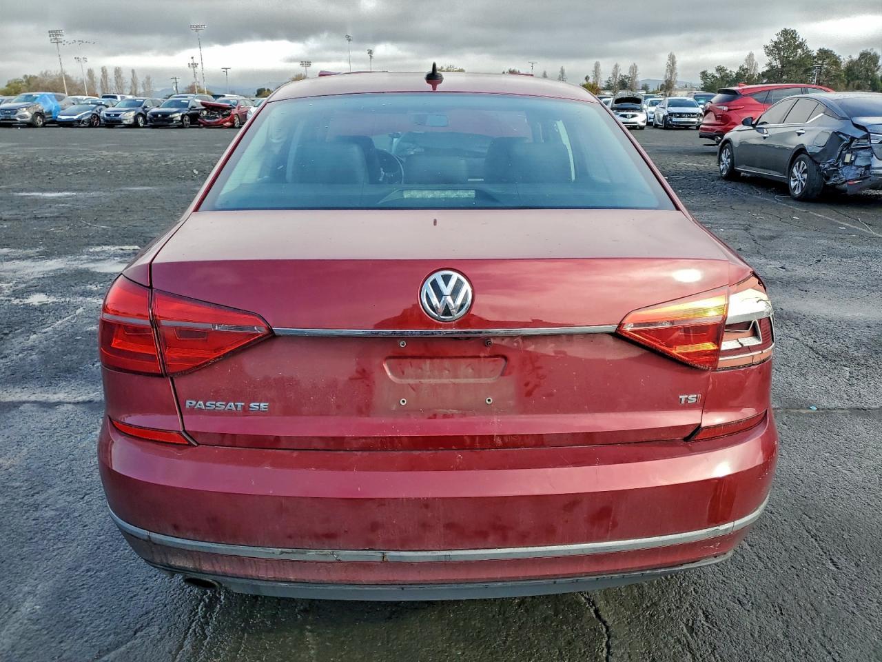 2016 Volkswagen Passat Se - Фото 6