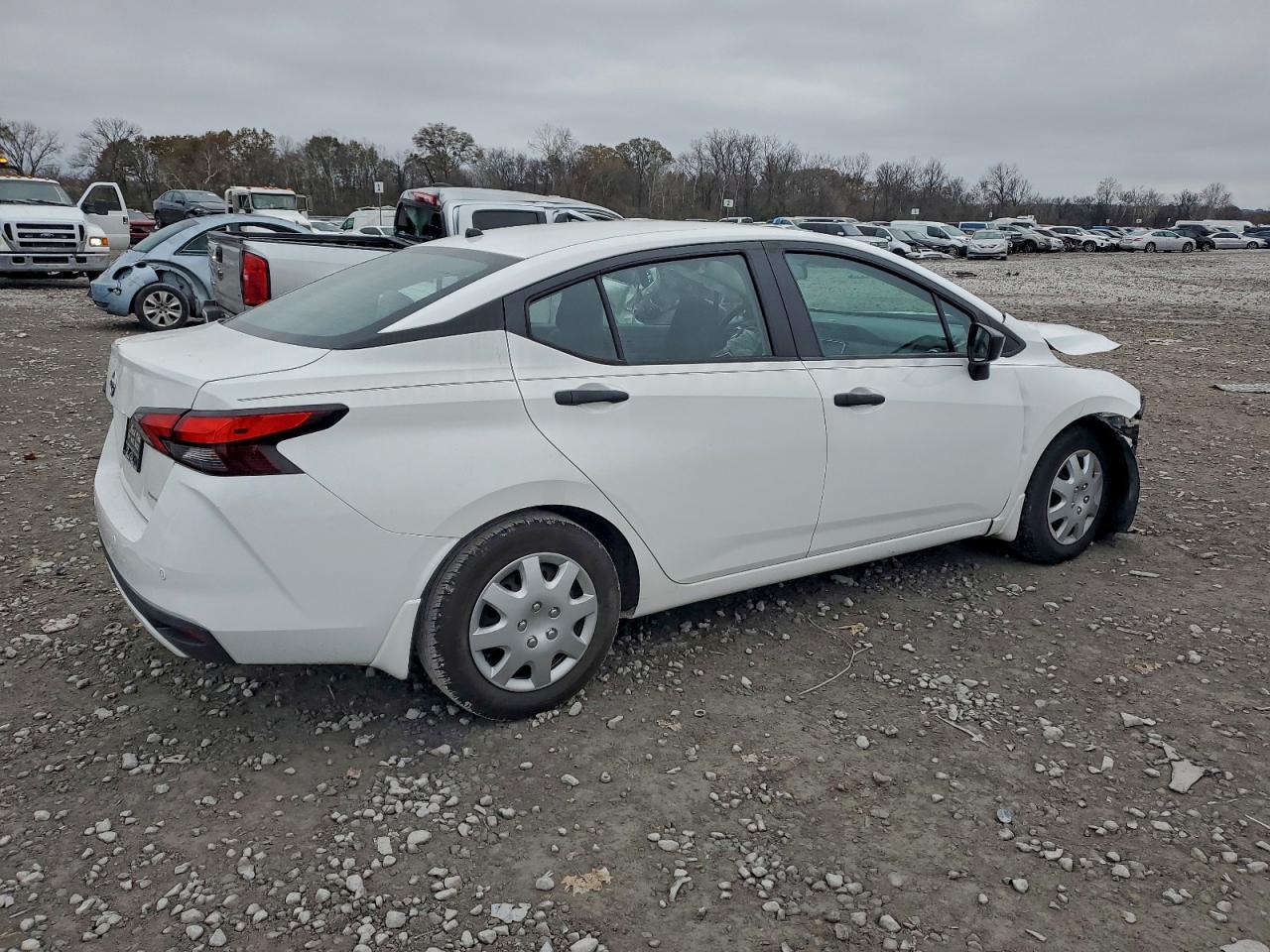2021 Nissan Versa S - Фото 3