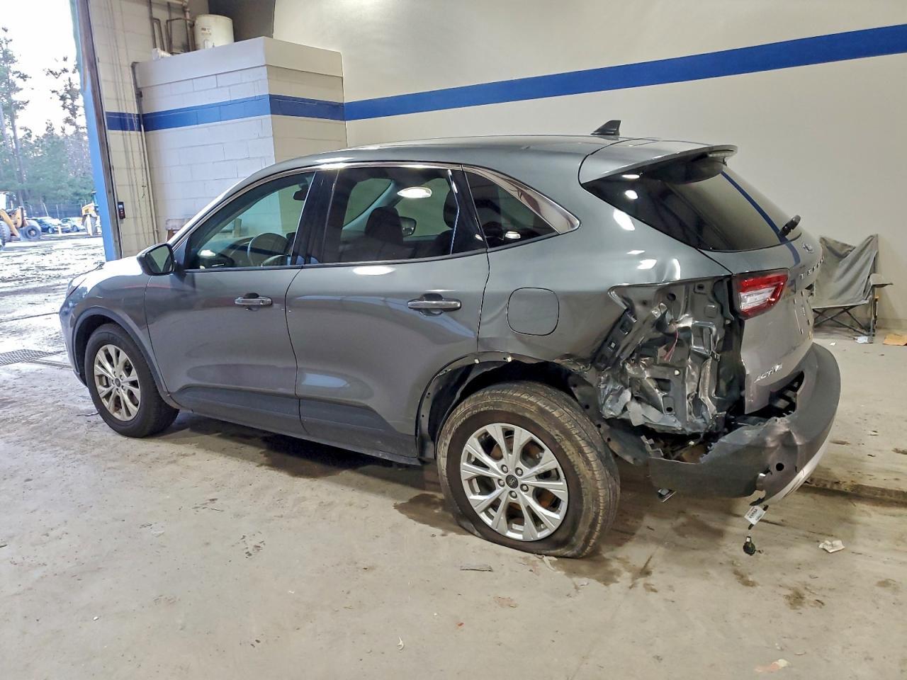 2024 Ford Escape Active - Image 2