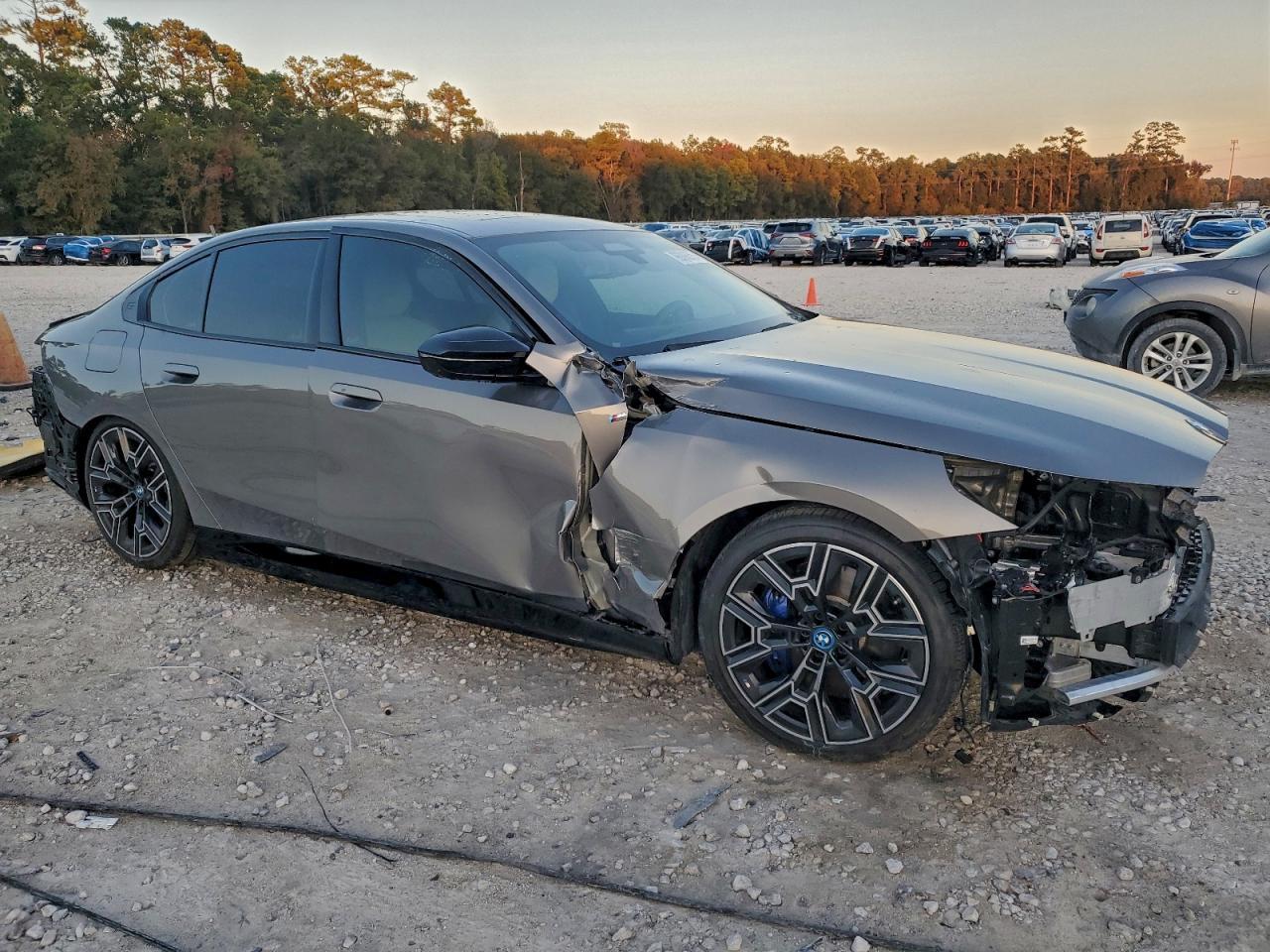 2025 BMW I5 M60 - Фото 4