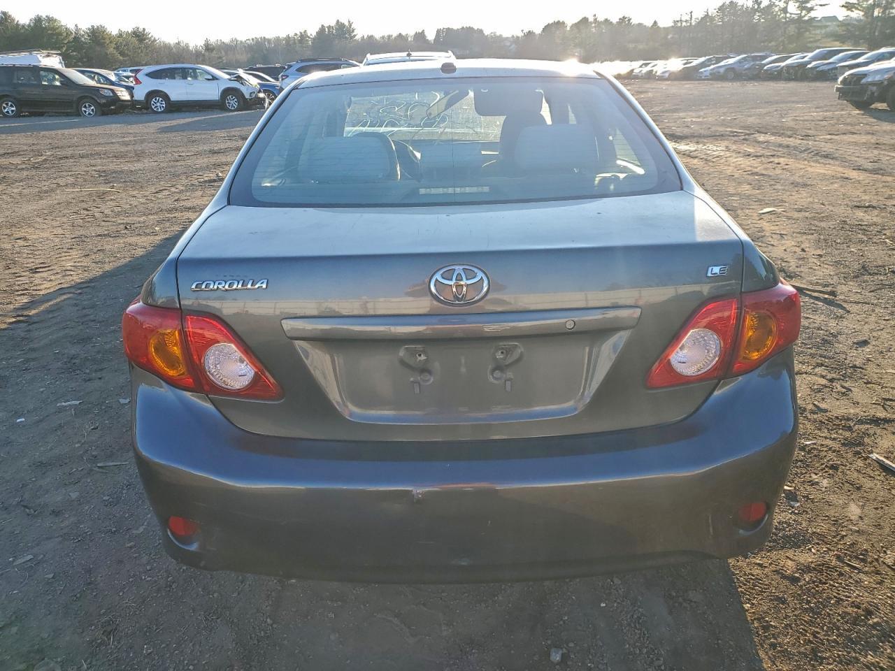 2010 Toyota Corolla Base - Фото 6