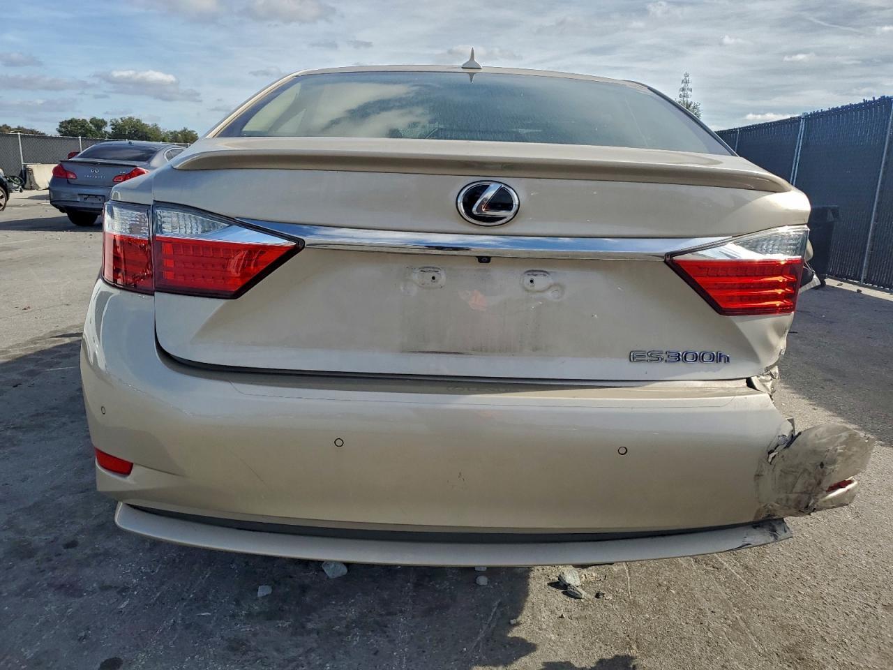 2013 Lexus Es 300H - Image 6