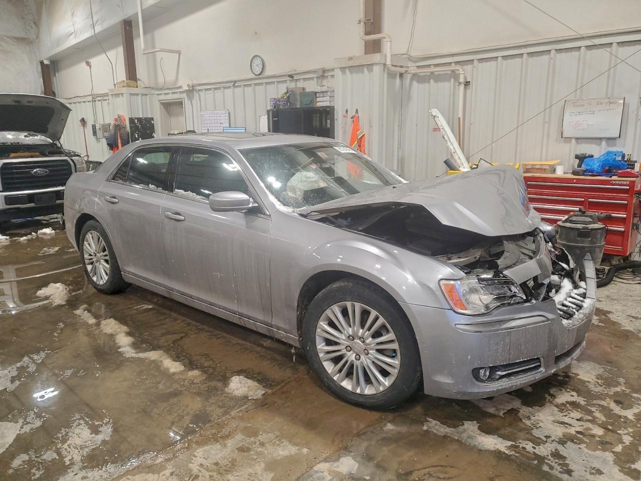 2013 Chrysler 300 - Image 4