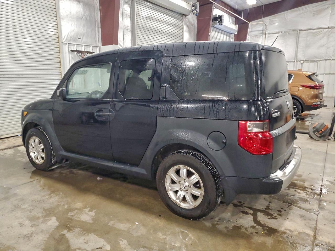 2005 Honda Element Ex - Image 2