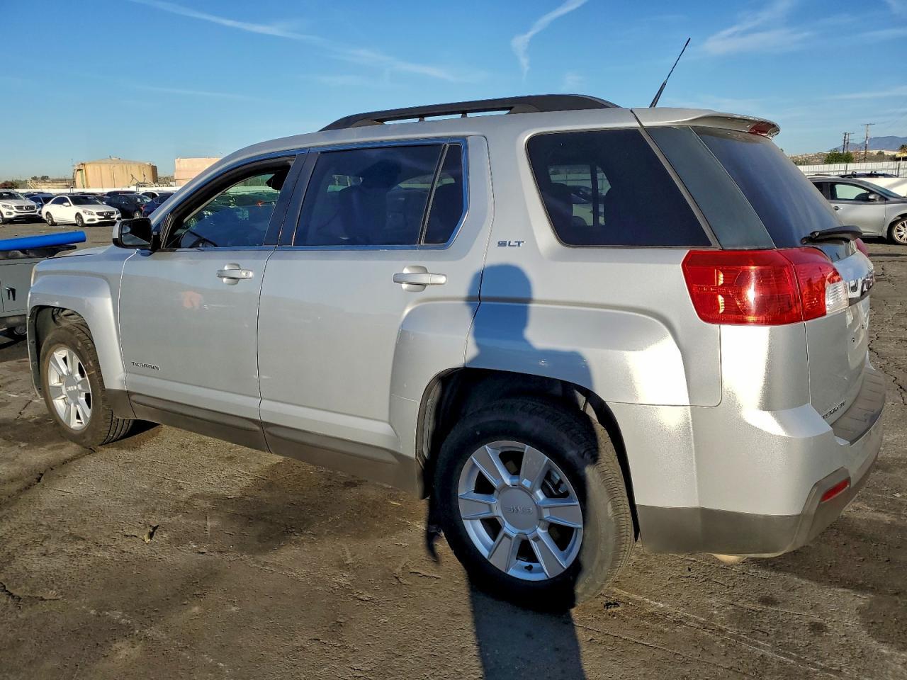 2012 GMC Terrain Slt - Image 2