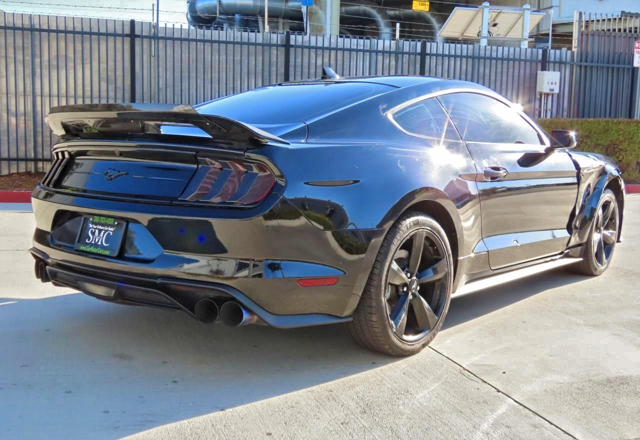 2022 Ford Mustang - Фото 3