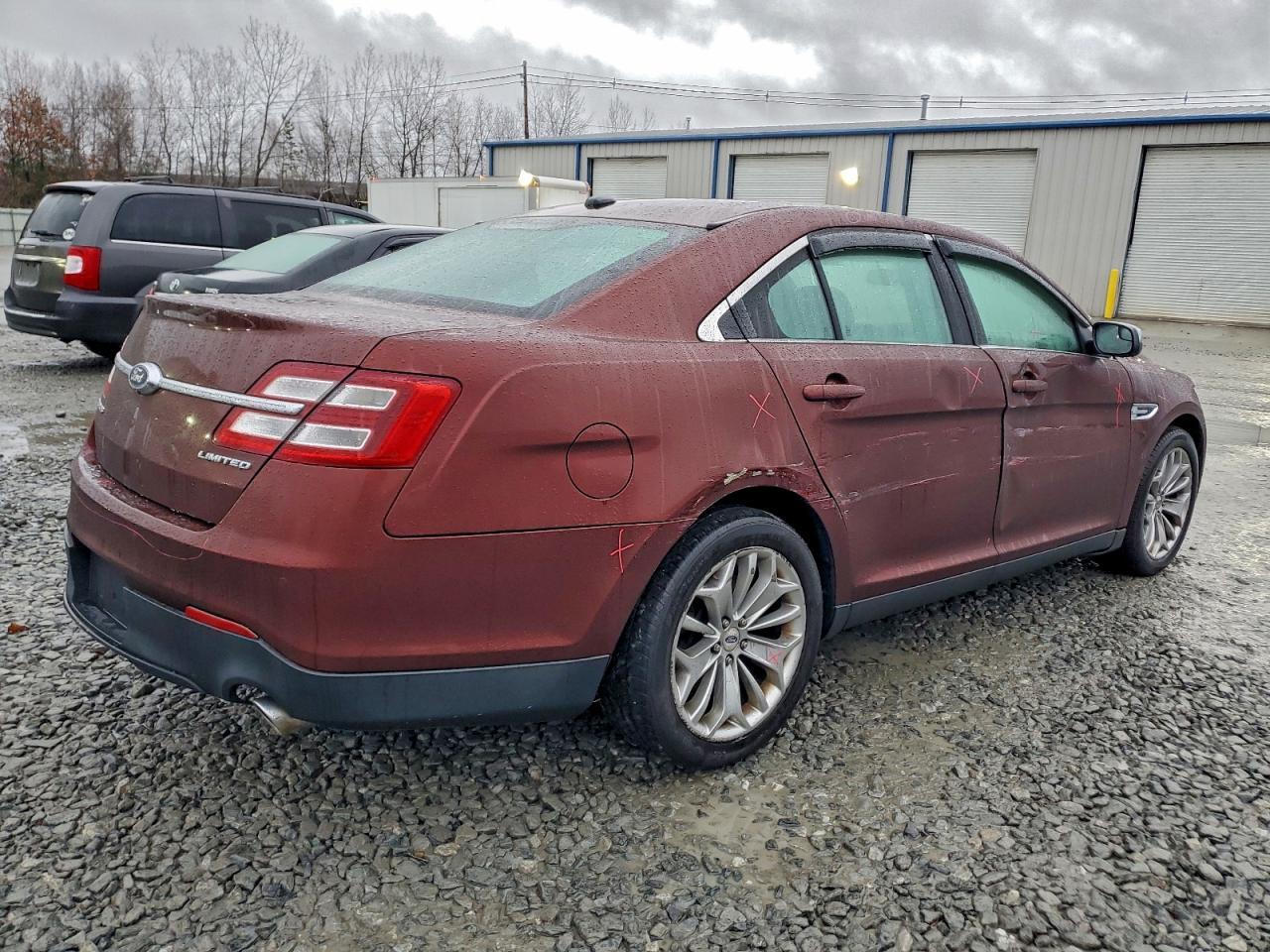 2015 Ford Taurus Limited - Image 3