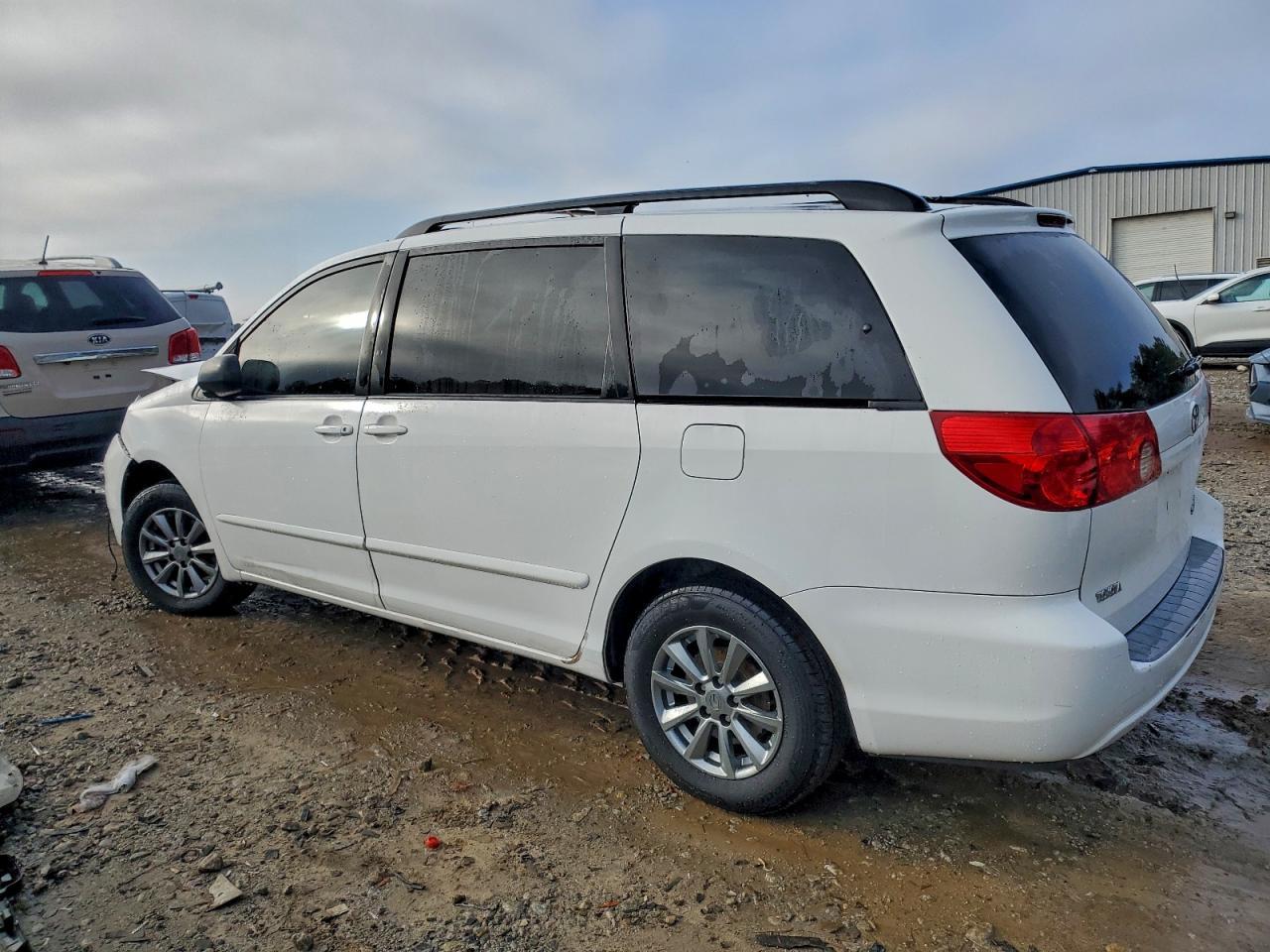 2006 Toyota Sienna Ce - Фото 2