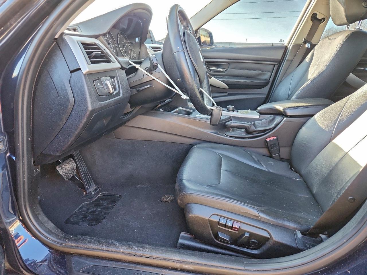 2012 BMW 3 Series - Фото 7