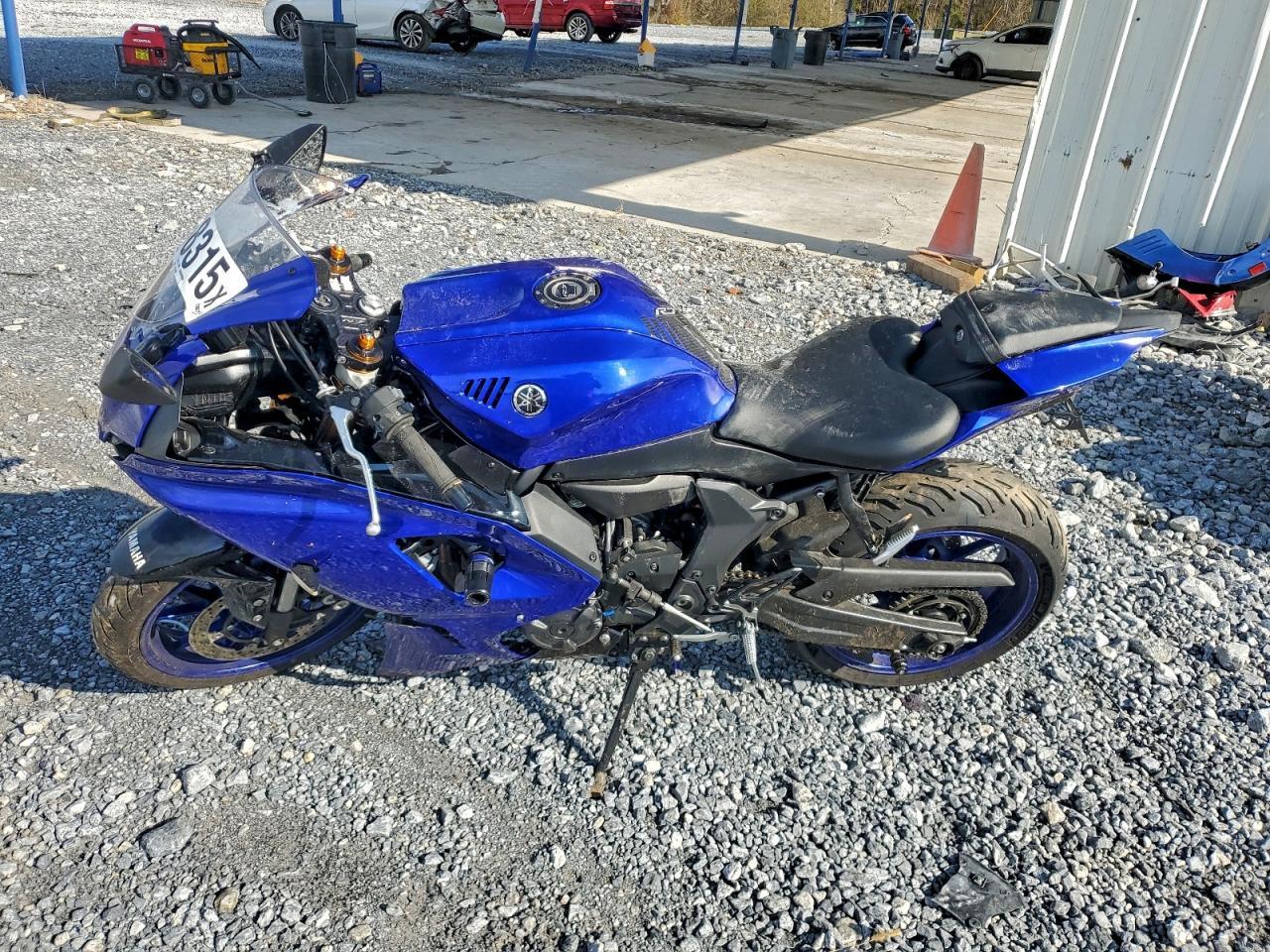 2025 Yamaha Yzfr7 - Фото 3