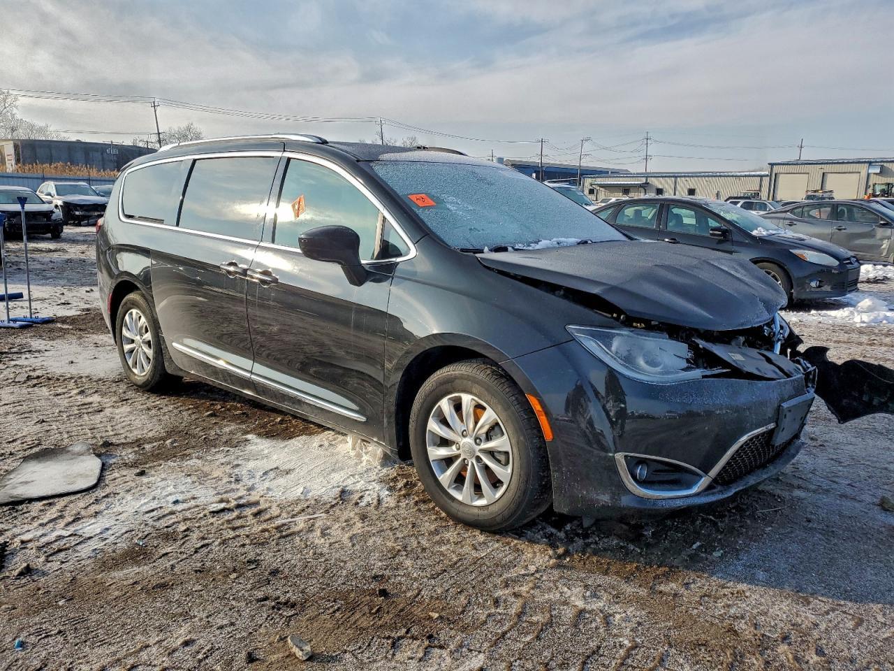 2019 Chrysler Pacifica Touring L - Фото 4