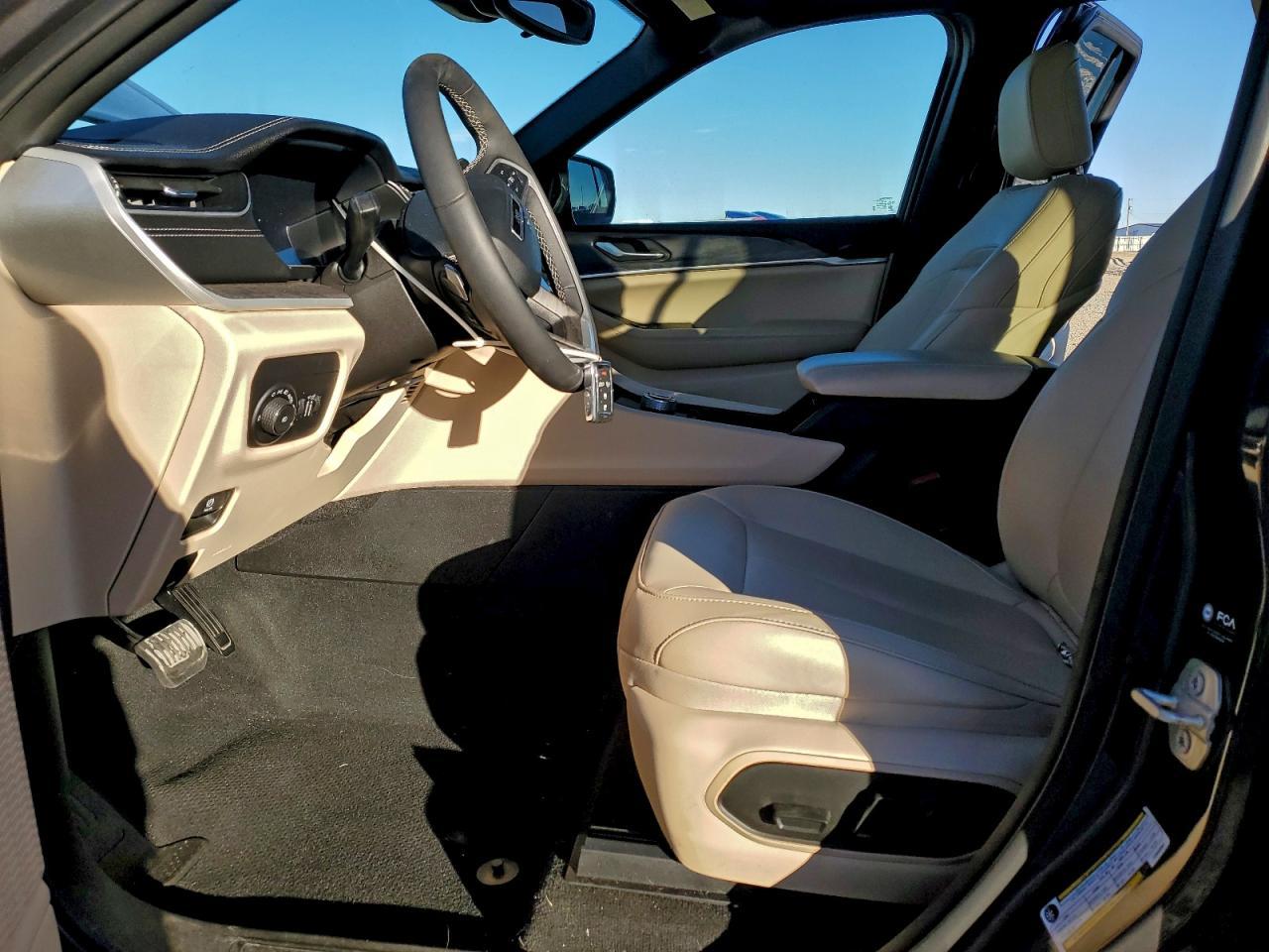 2023 Jeep Grand Cherokee Limited - Image 7