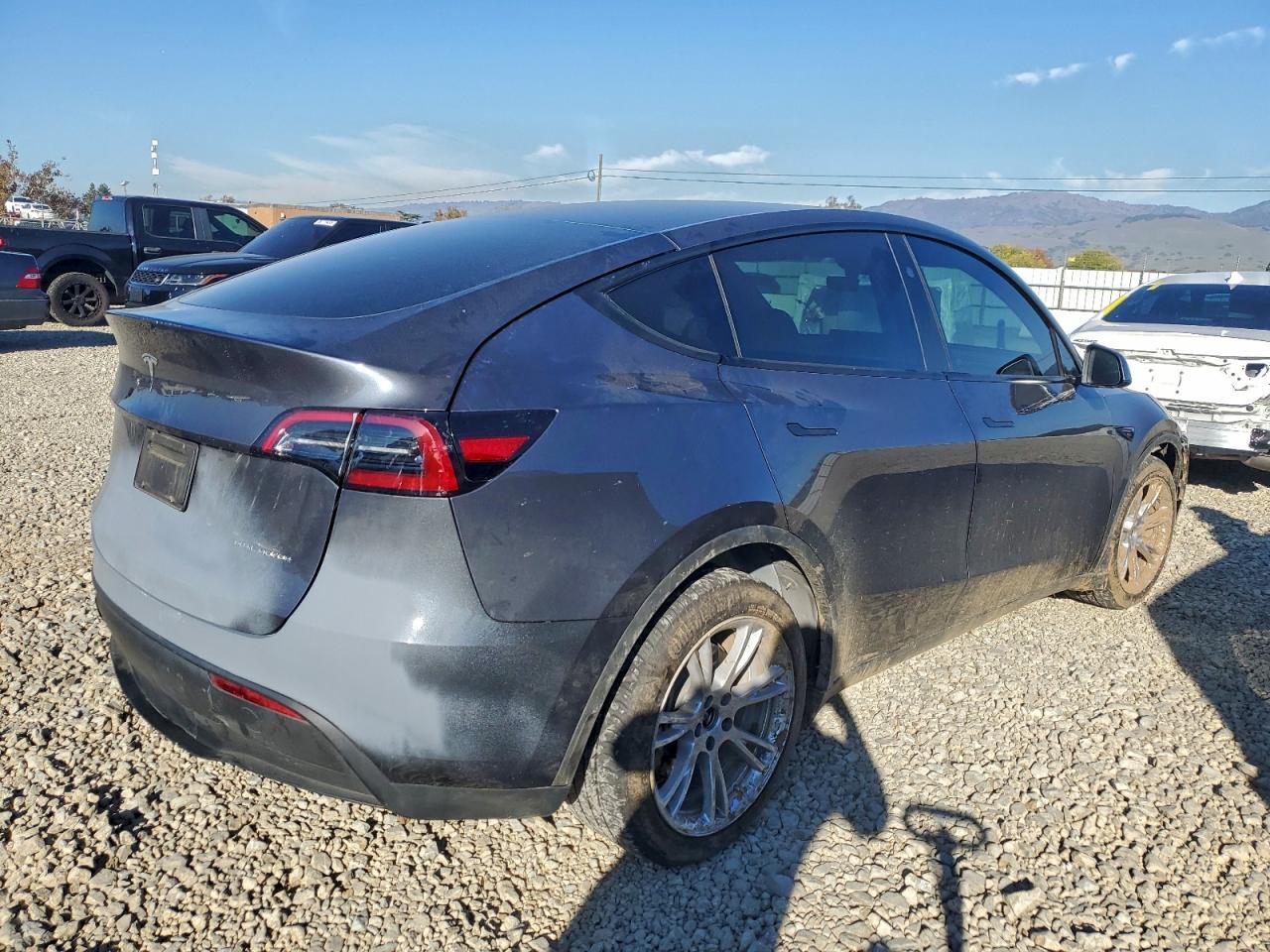 2023 Tesla Model Y - Image 3
