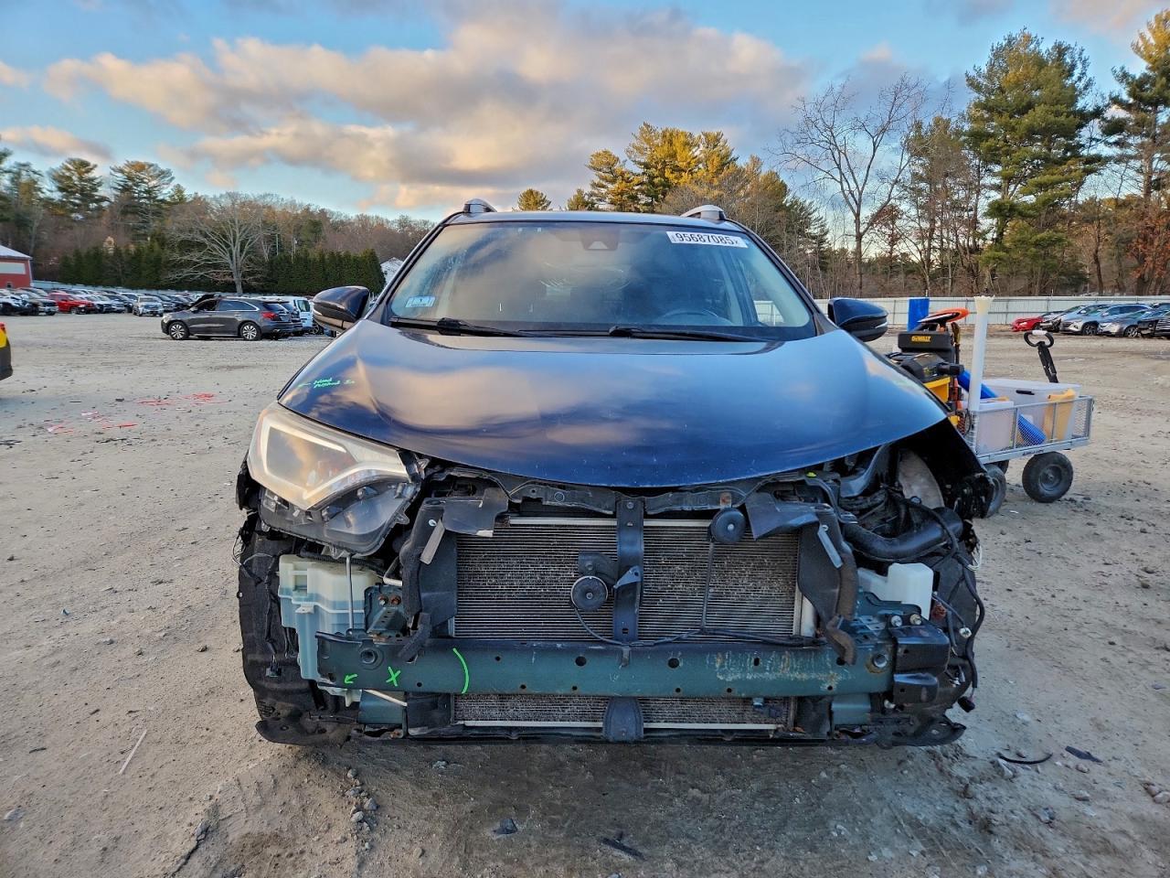 2018 Toyota Rav4 Base - Image 5