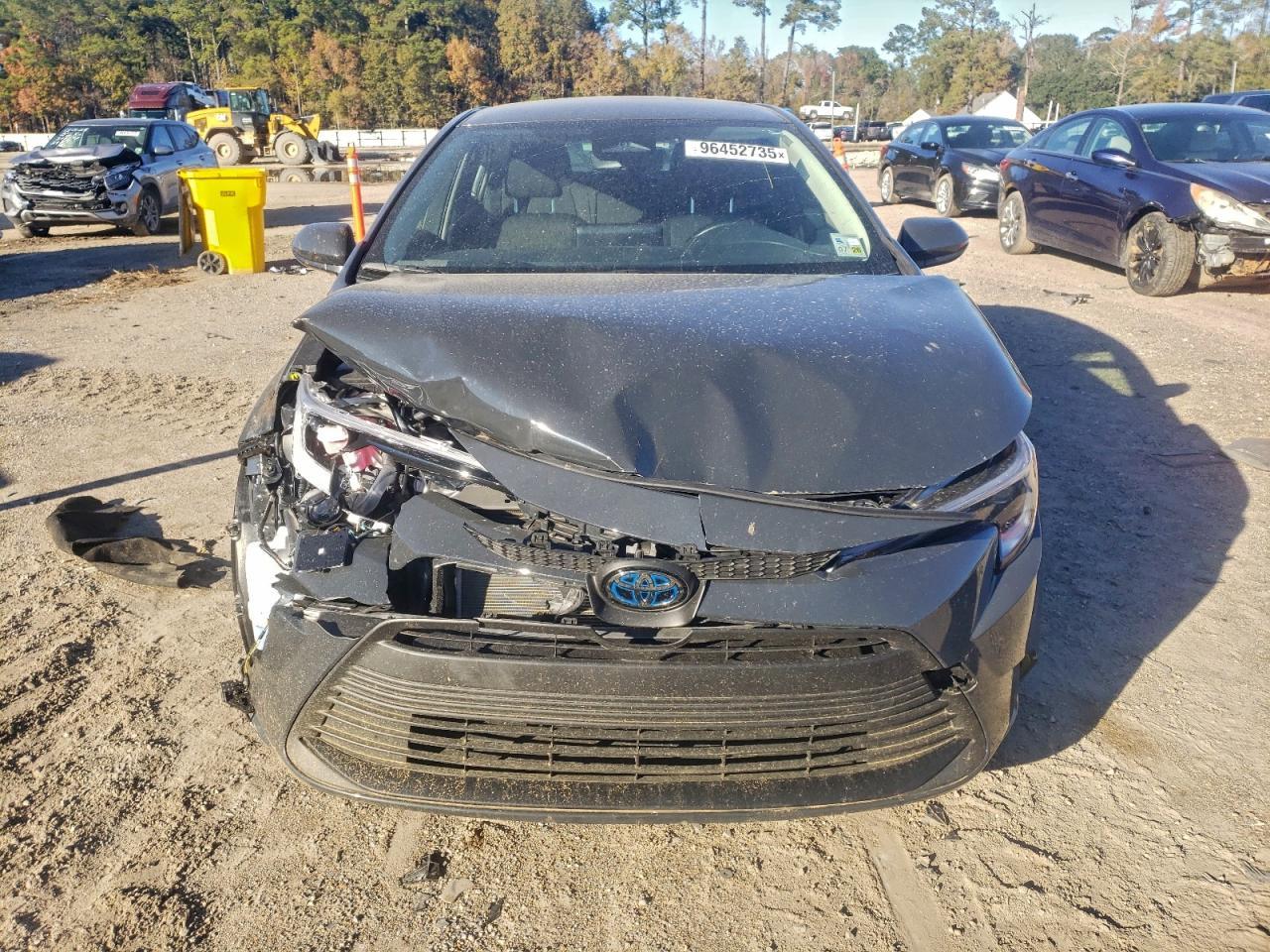 2025 Toyota Corolla Le - Image 5