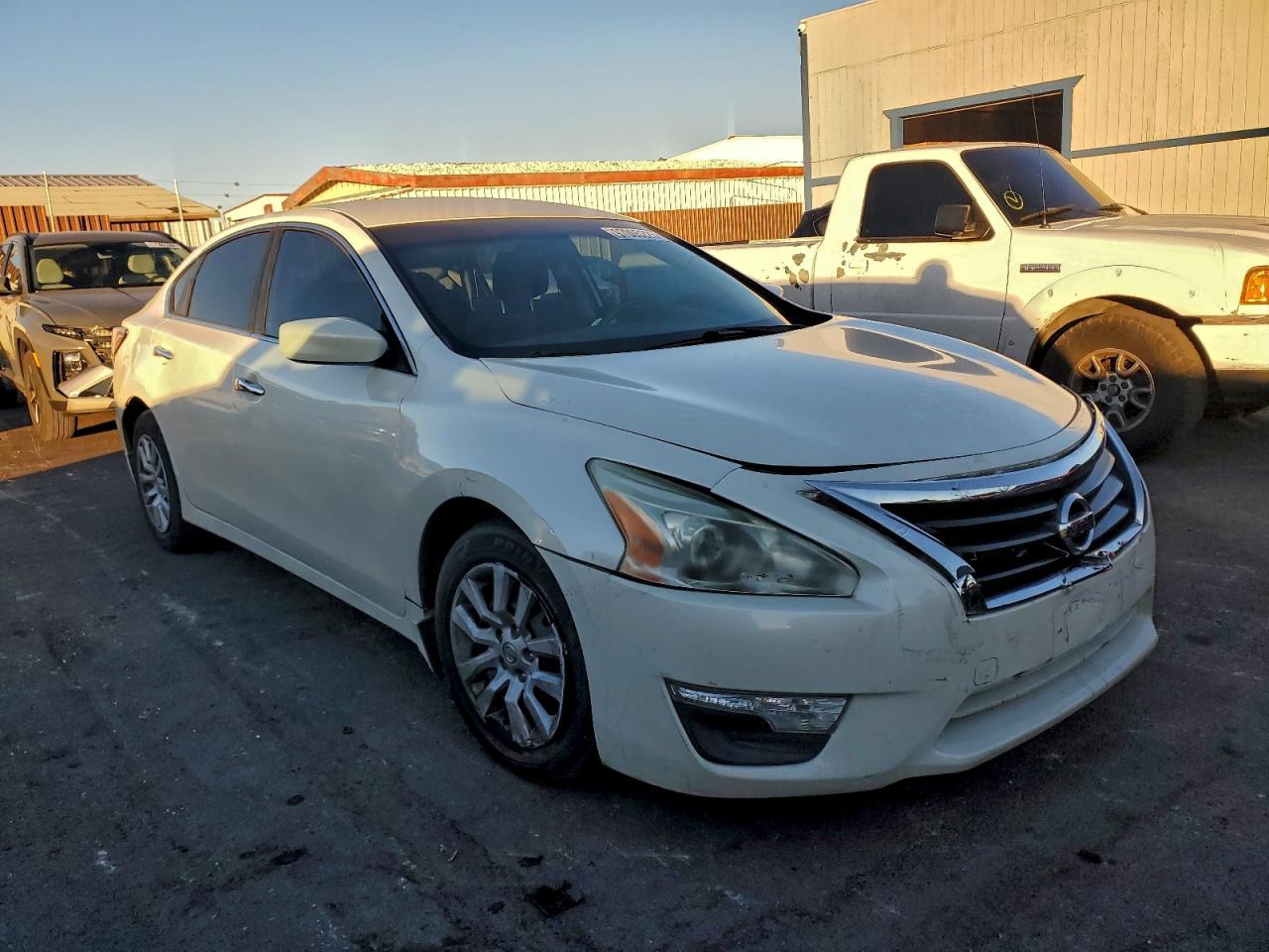 2015 Nissan Altima 2.5 - Image 4