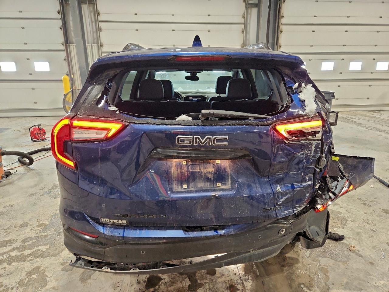 2023 GMC Terrain Slt - Image 6