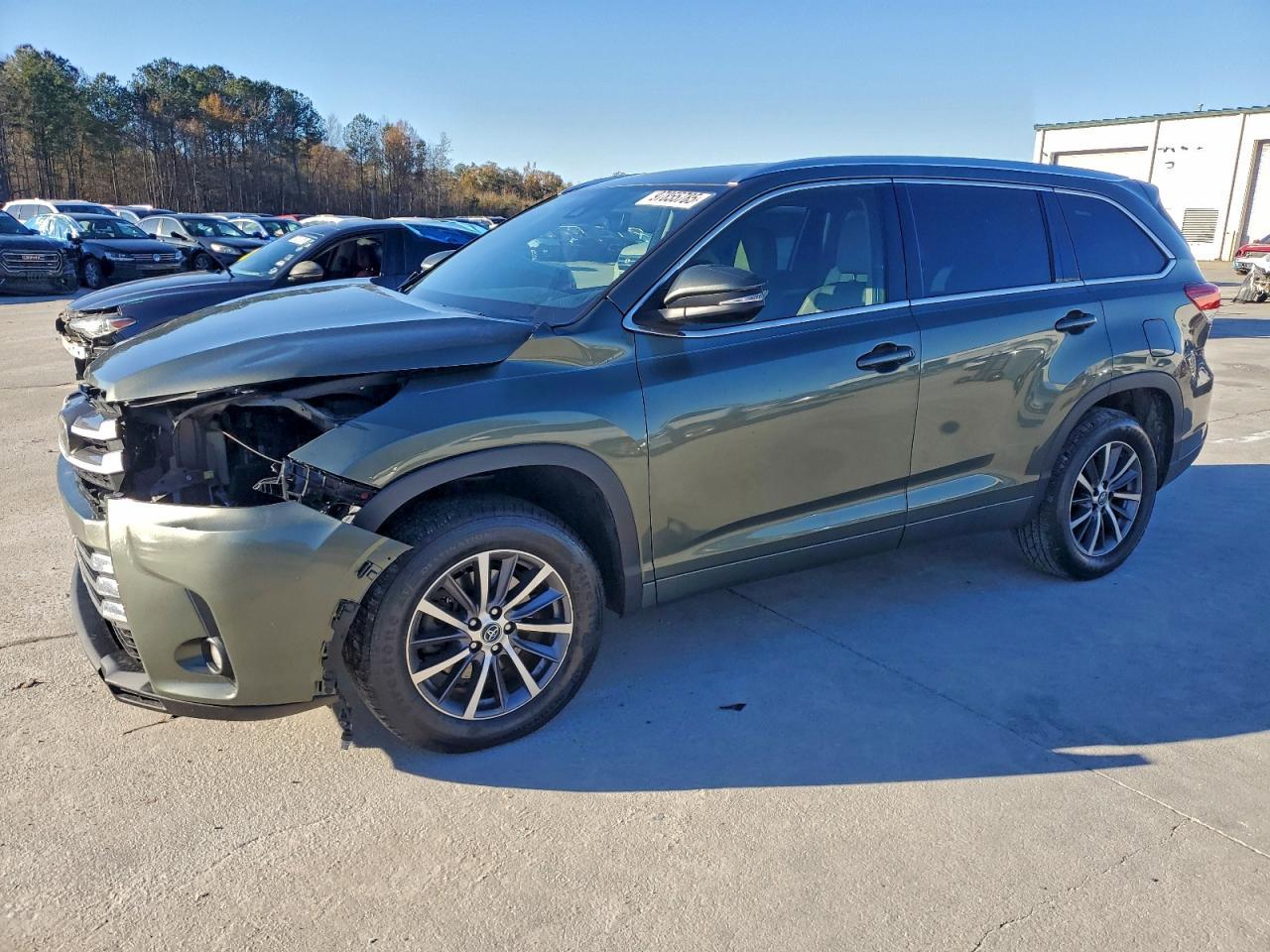 2017 Toyota Highlander Se