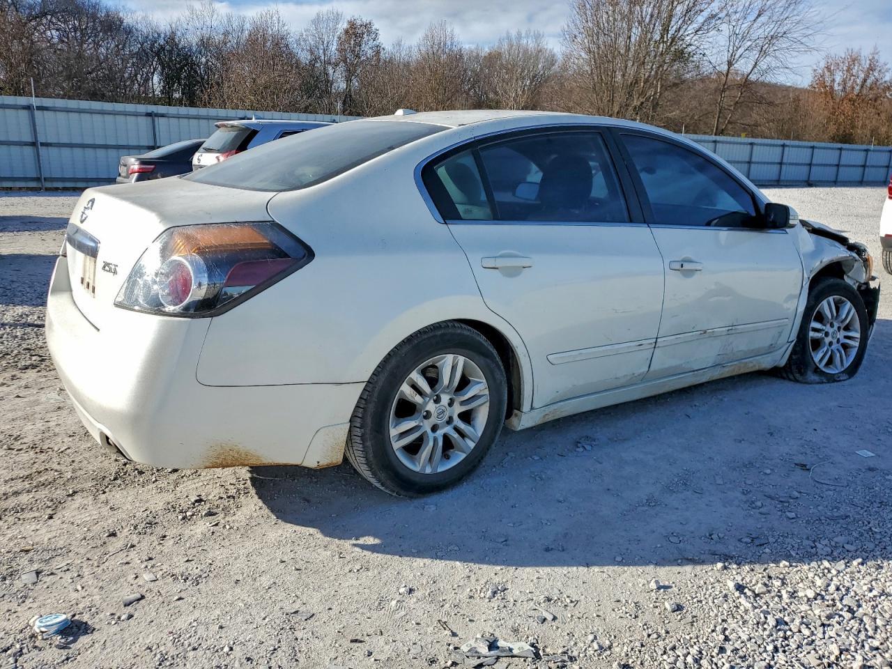 2010 Nissan Altima Base - Фото 3