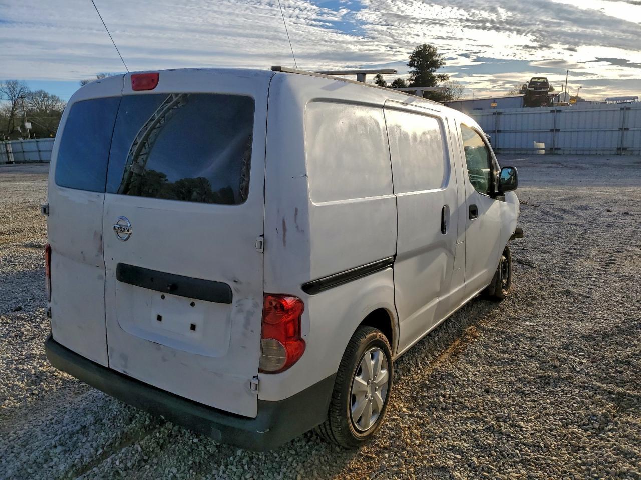 2015 Nissan Nv200 2.5S - Фото 3