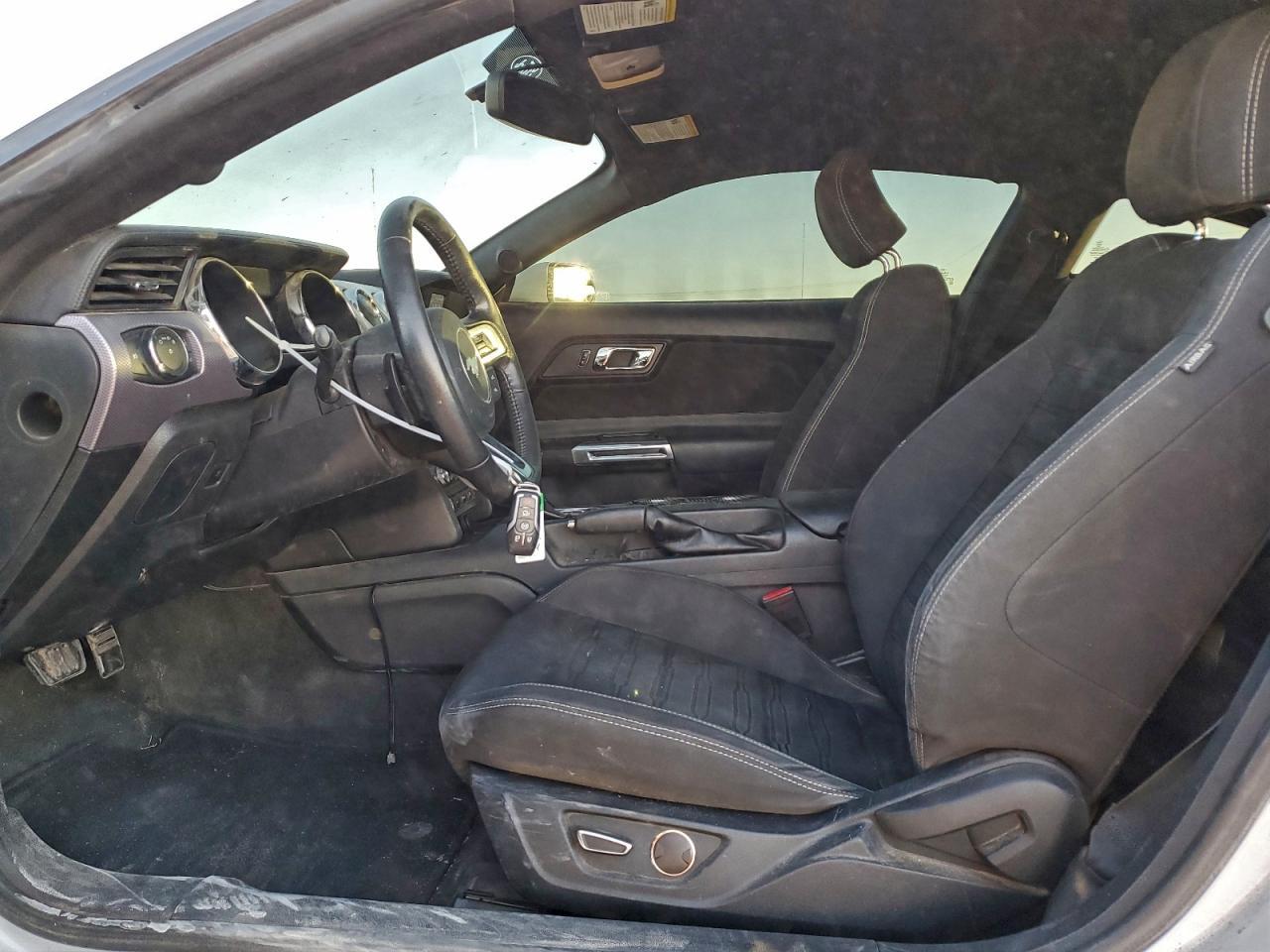 2017 Ford Mustang - Image 7