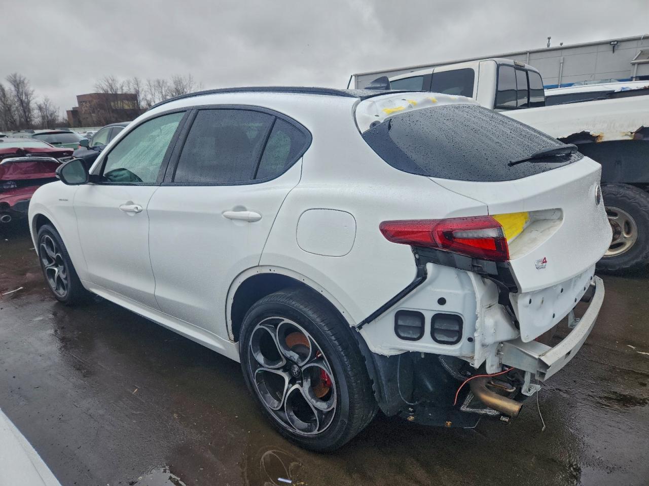 2023 Alfa Romeo Stelvio Ti - Фото 2