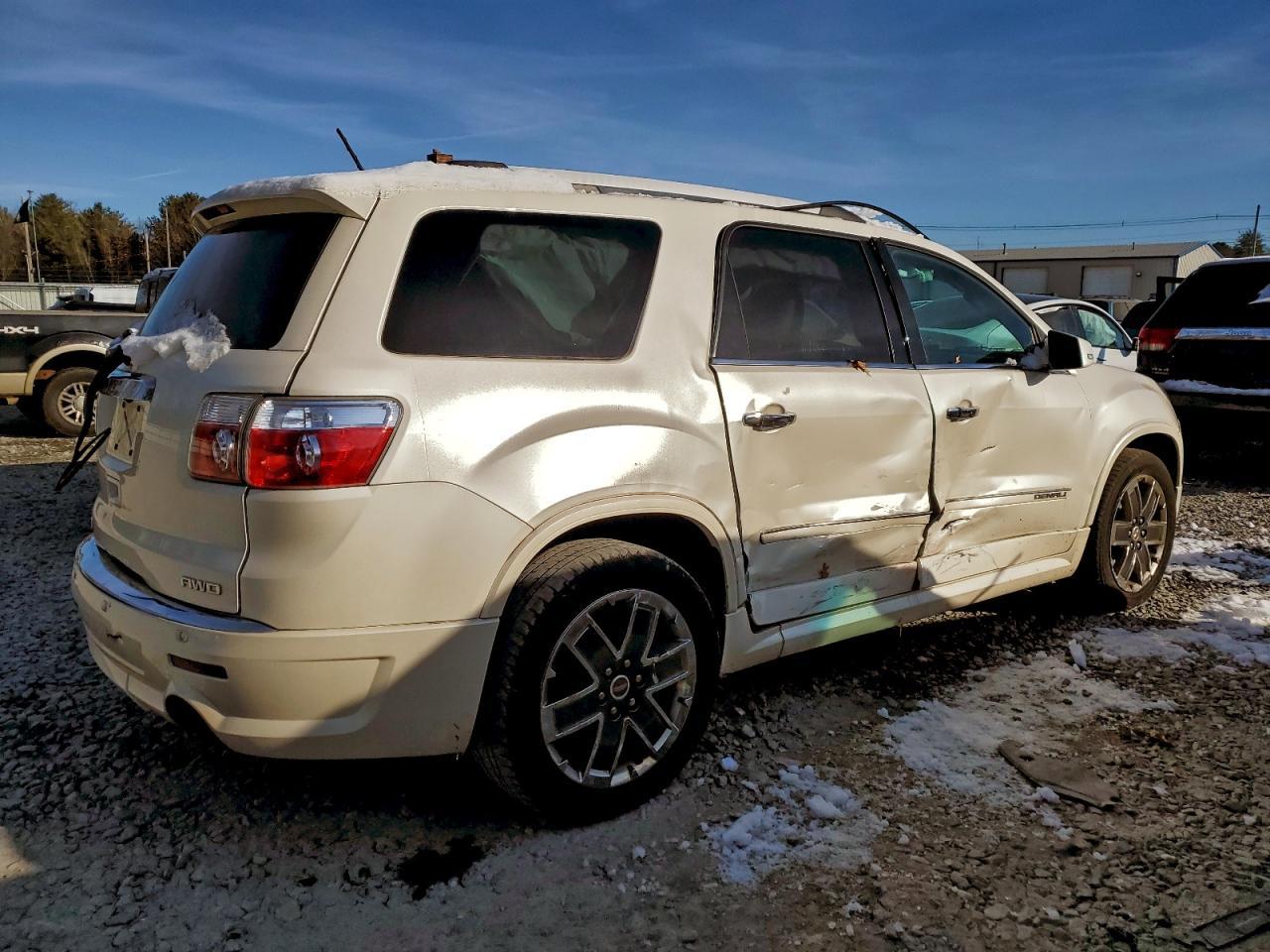 2011 GMC Acadia Denali - Фото 3