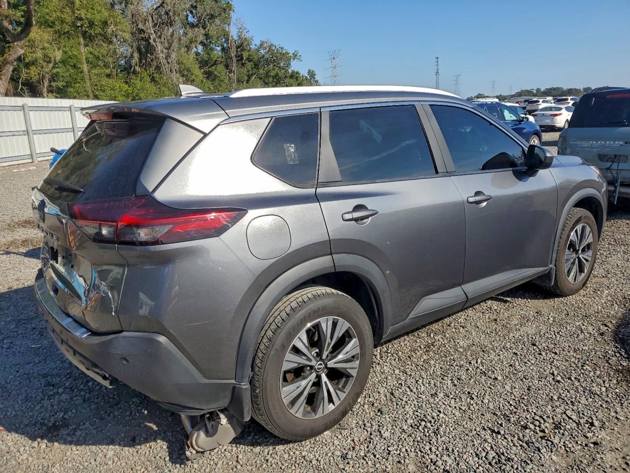 2023 Nissan Rogue Sv - Image 3