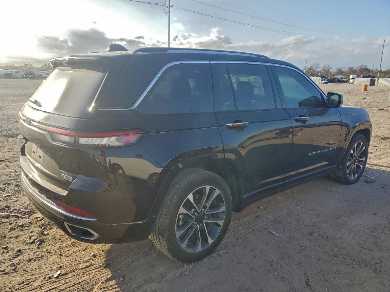 2022 Jeep Grand Cherokee Overland 4Xe - Фото 3