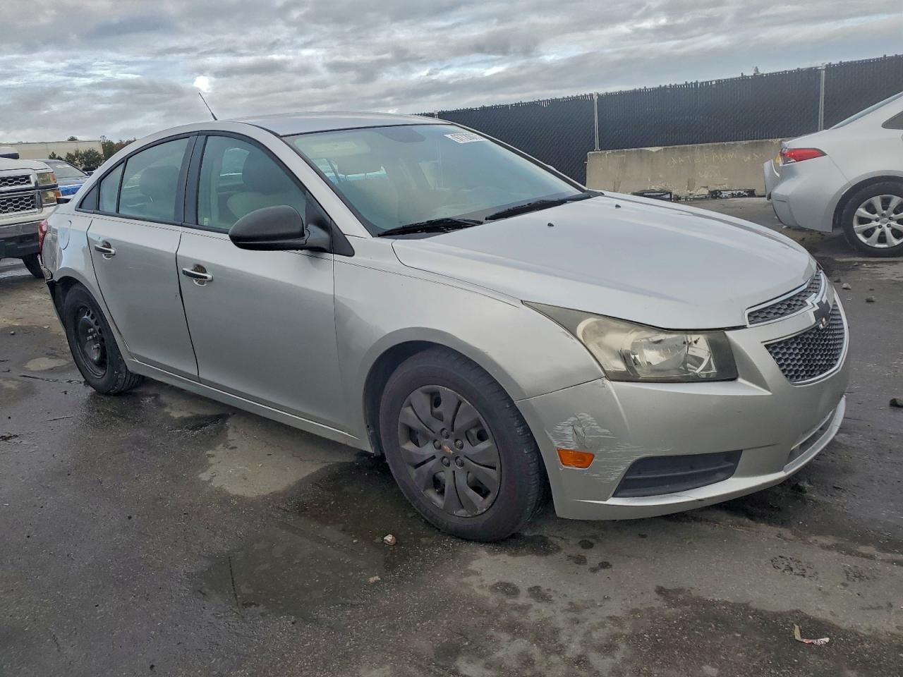 2013 Chevrolet Cruze Ls - Фото 4